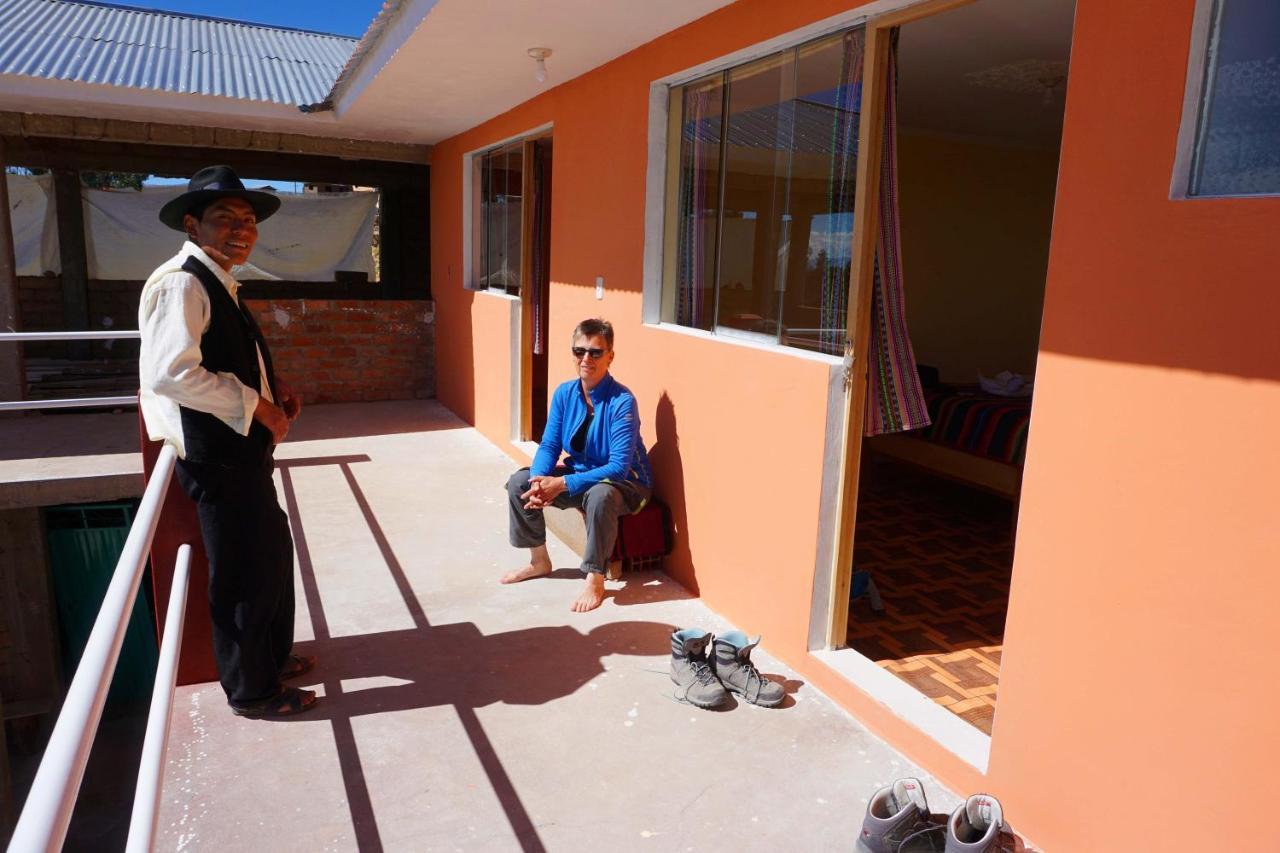 Tikawasi Homestay Comunidad Pueblo Isla Amantani Jose Luis Ocosuyo Екстериор снимка
