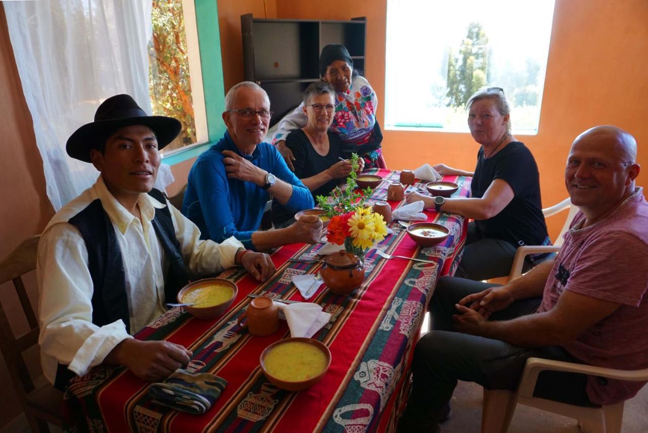 Tikawasi Homestay Comunidad Pueblo Isla Amantani Jose Luis Ocosuyo Екстериор снимка